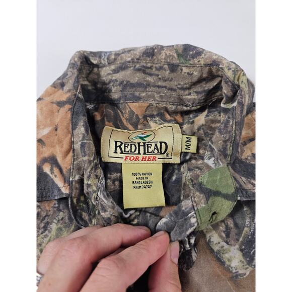 Red head for her size medium Camoflauge roll tab sleeve button up EUC hunting ^ - Picture 4 of 6